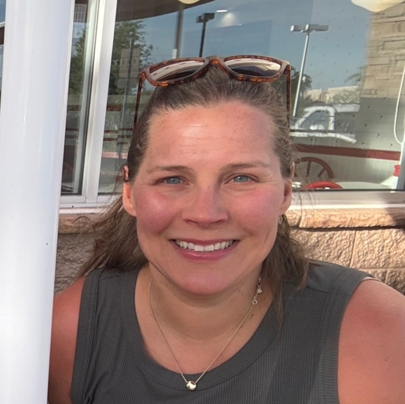 julie_holmstrom